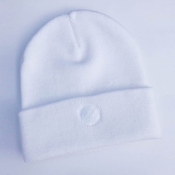 beanie white (white logo) - echelon